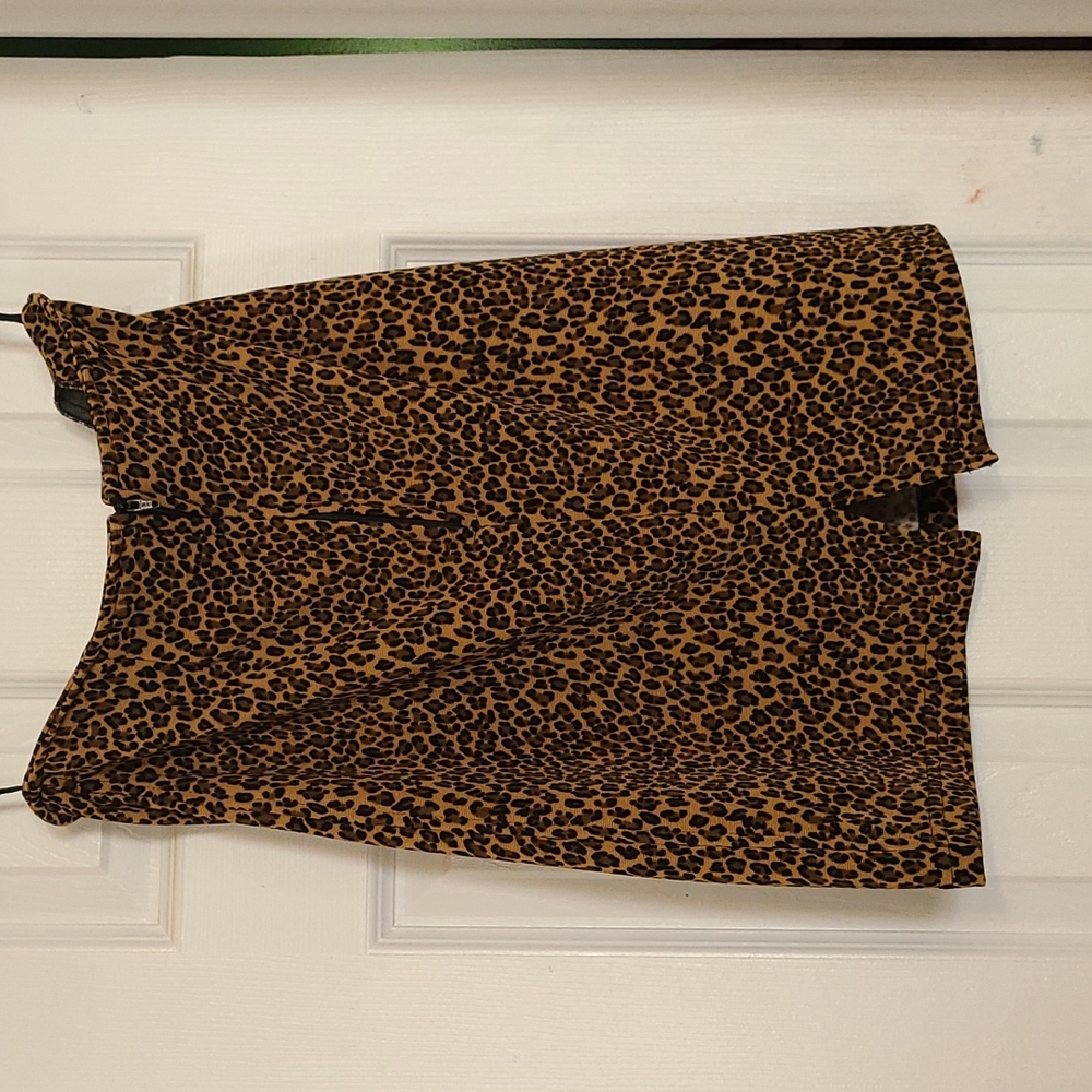 Clothes - Picture 3 of 6
